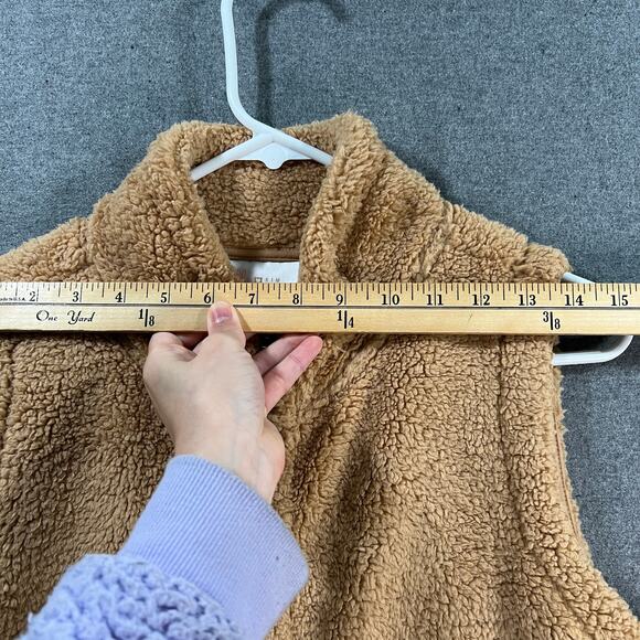 Belle by Kim Gravel Signature Zip Sherpa Vest Camel Size Medium - Picture 6 of 9